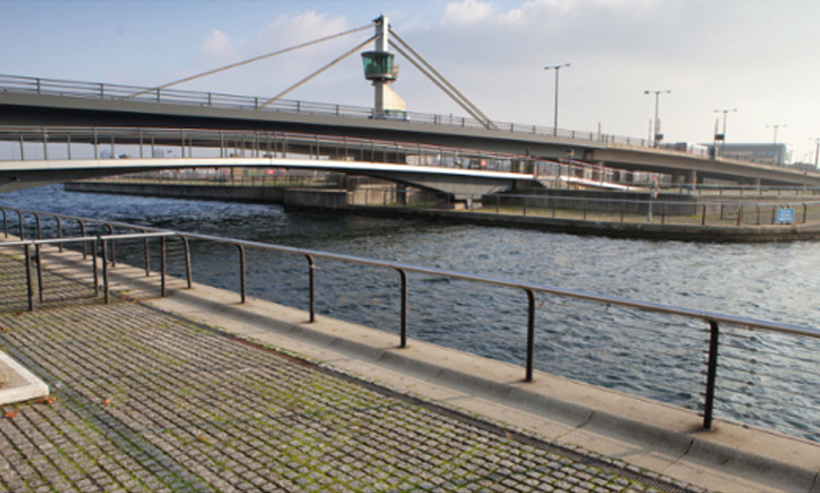 Connaught Road Bridge, London Royal Docks - Qualter Hall